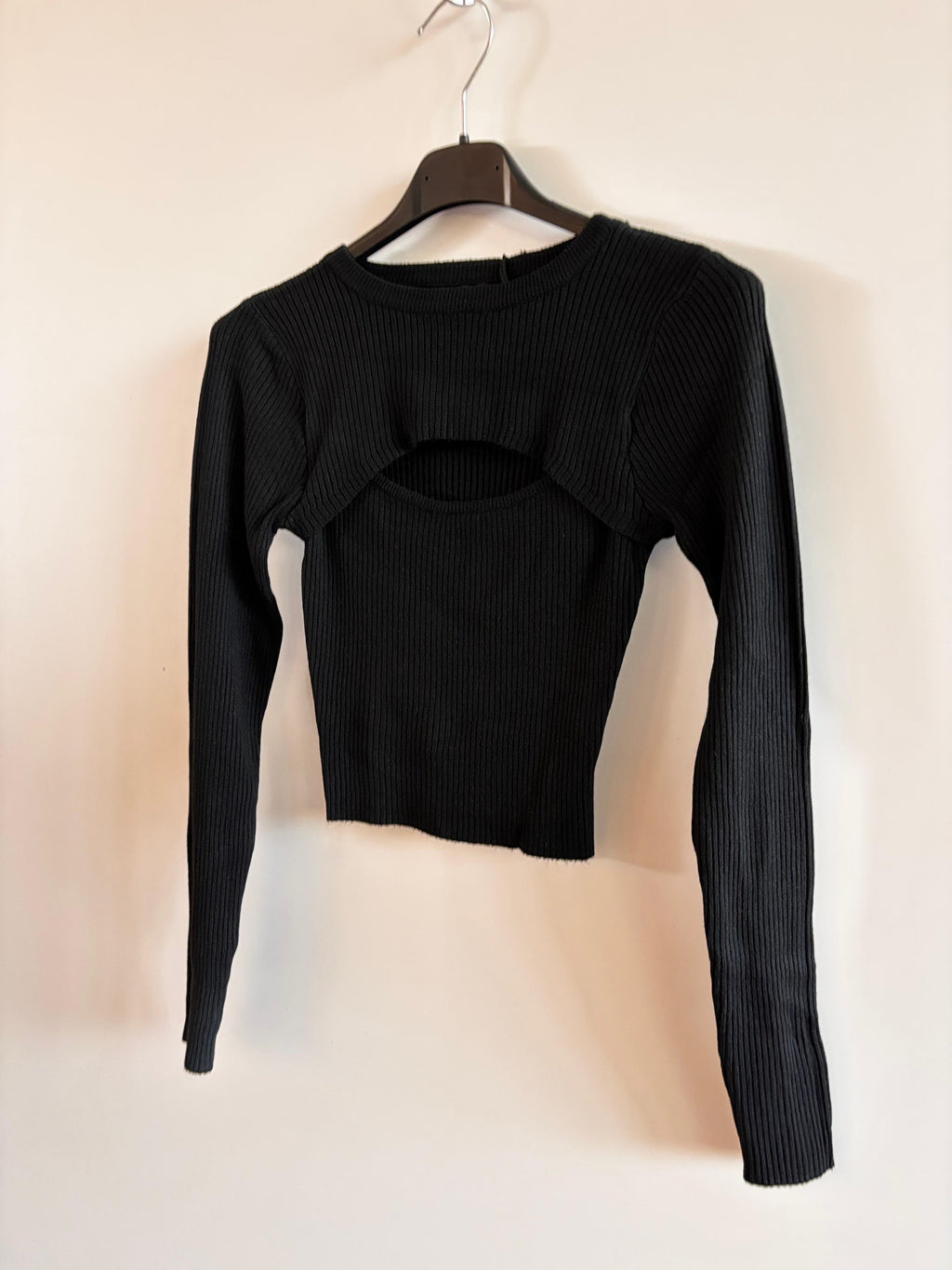 maglioncino cut-out sul seno