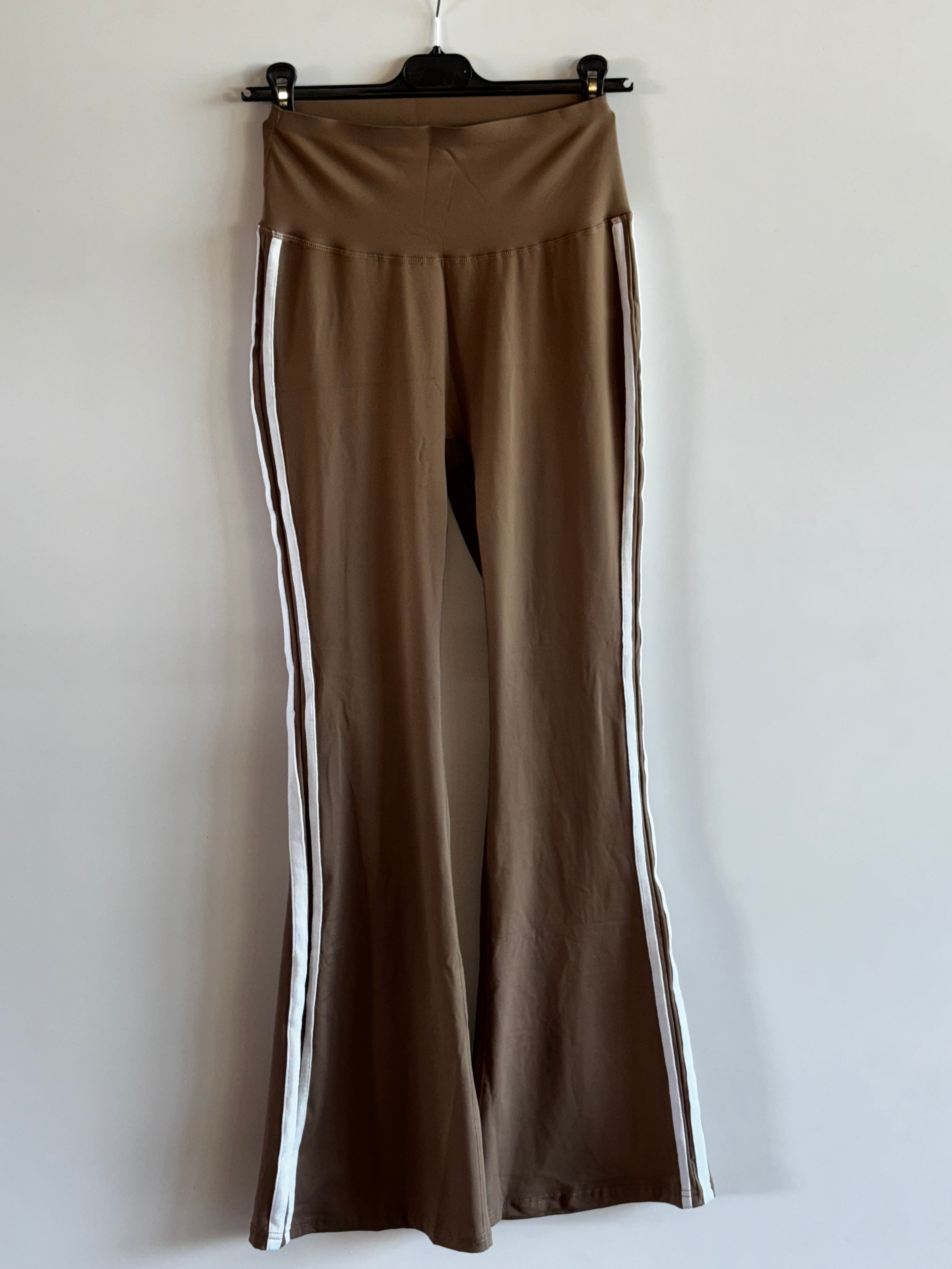 TUTA COMPLETA A ZAMPA