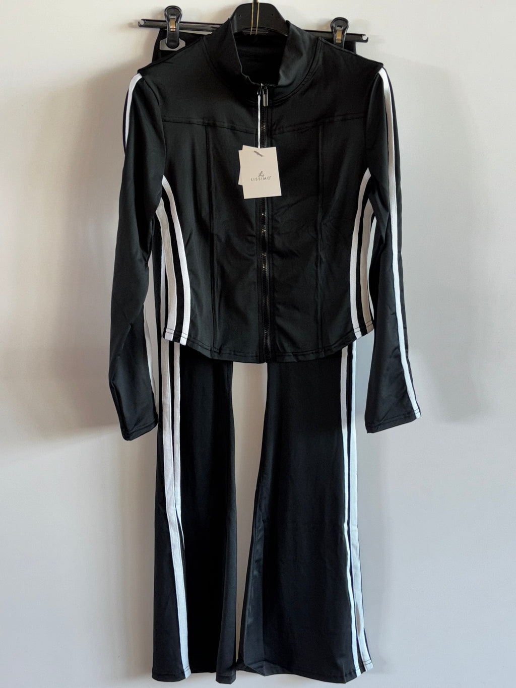 TUTA COMPLETA A ZAMPA