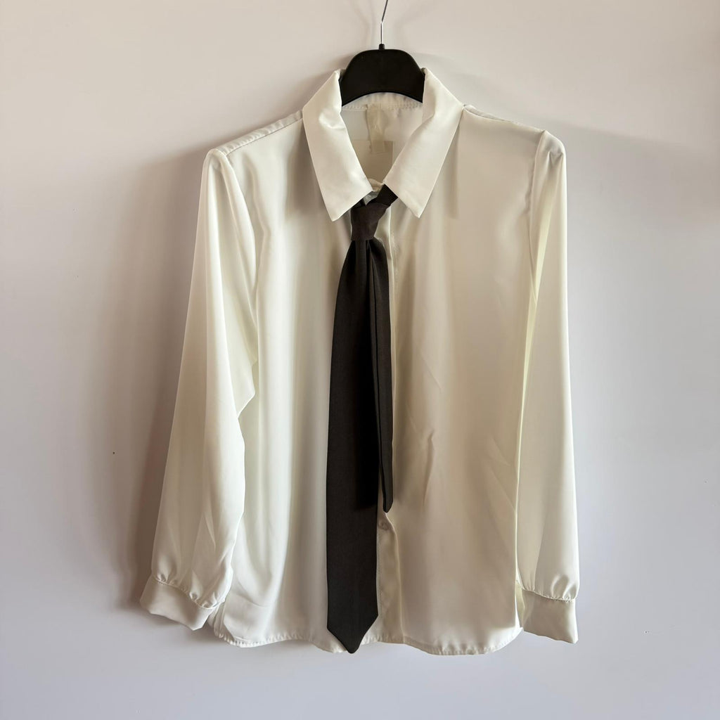 Camicia Bianca Con Cravatta