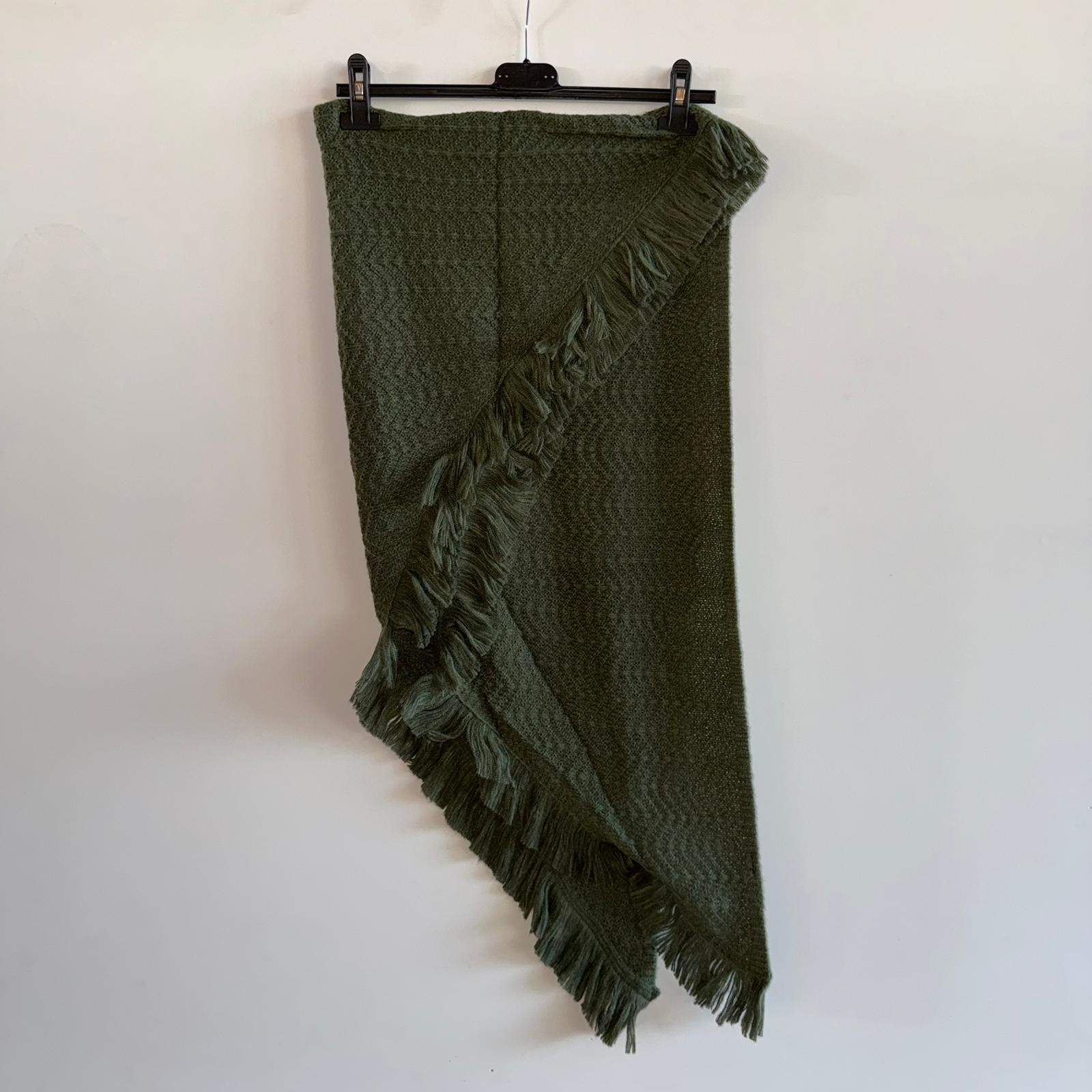 Mantella Dettaglio Fibbia